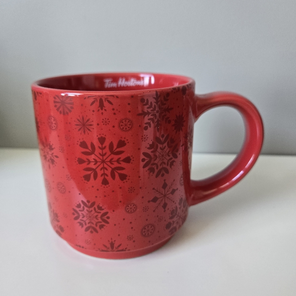 ❤️2/$20❤️ Tim Hortons 2021 Christmas Snowflake Red Mug